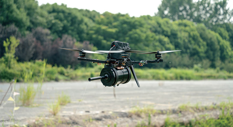 Fiberoptiska UAV:er: The Wired Revolution in Anti-Jam Flight